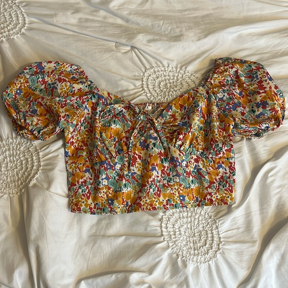 Shein puff sleeve floral cropped blouse